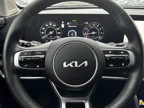 Used 2025 Kia Sportage SX image 29