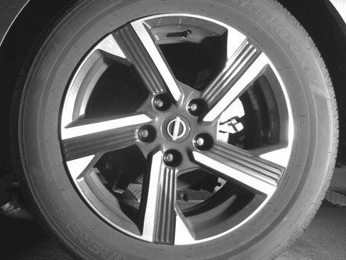 Used 2025 Nissan Sentra SV FWD image 11