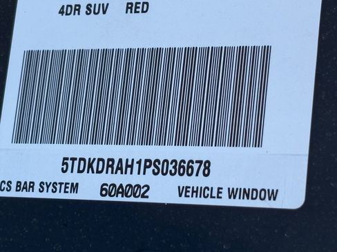 Used 2023 Toyota Highlander XLE image 31