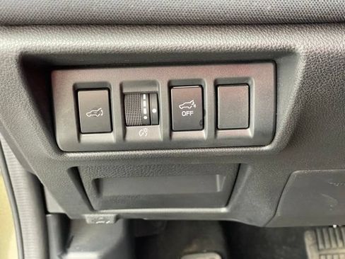 Used 2025 Subaru Outback Premium AWD/4WD image 15