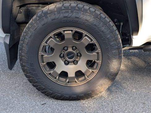 Used 2025 Toyota 4Runner Trailhunter image 10