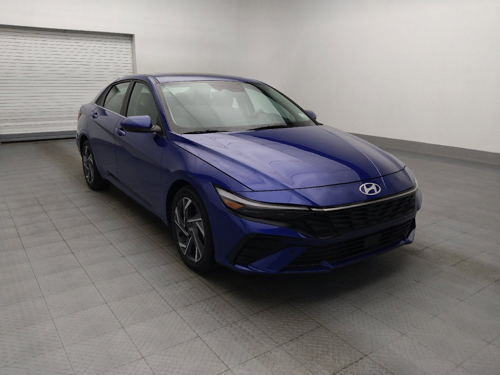 Used 2025 Hyundai Elantra SEL FWD image 13