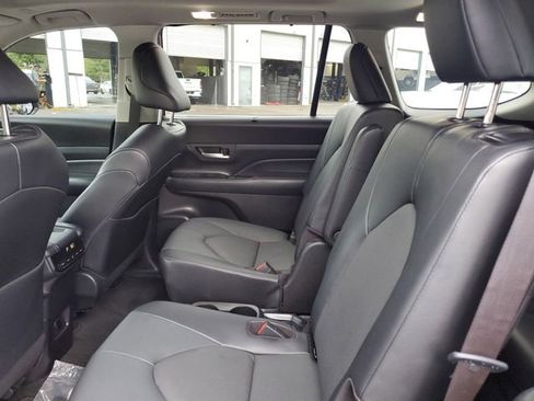 Used 2024 Toyota Grand Highlander FWD image 9