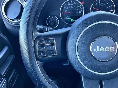 Used 2015 Jeep Wrangler Unlimited Sahara w/ Max Tow Package image 10