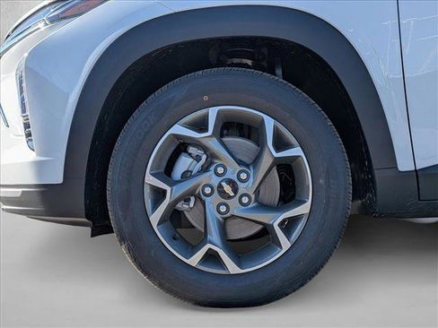New 2026 Chevrolet Trax LT w/ Driver Confidence Package image 18