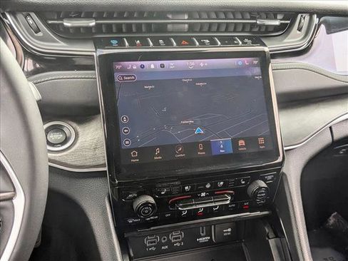 Used 2023 Jeep Grand Cherokee 4WD 4xe w/ Luxury Tech Group II image 14