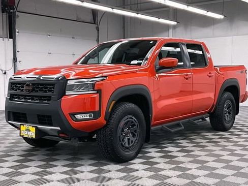 Used 2025 Nissan Frontier PRO-4X w/ Pro Convenience Package image 11