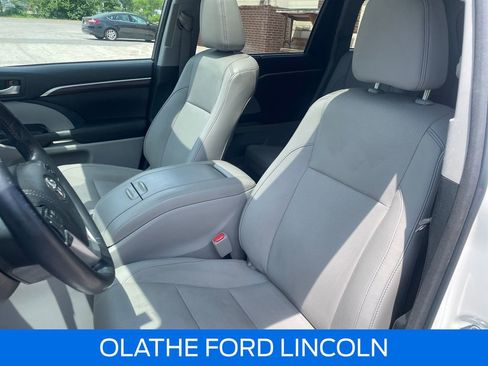 Used 2015 Toyota Highlander Limited AWD/4WD image 22