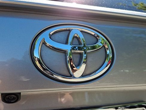Used 2022 Toyota RAV4 XLE AWD/4WD image 30