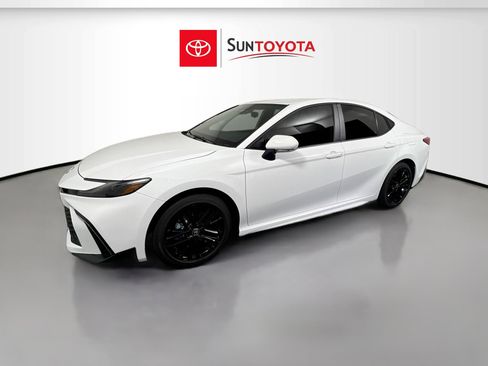 New 2026 Toyota Camry SE image 9