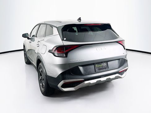 Used 2025 Kia Sportage LX image 5