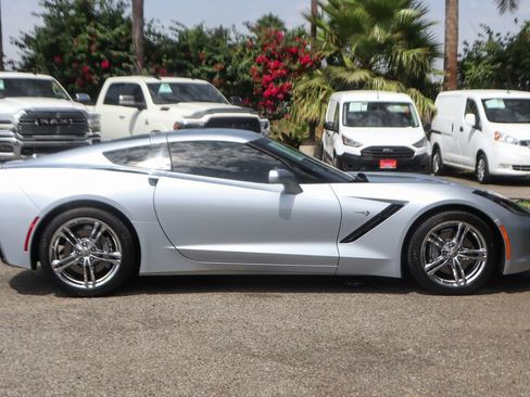 Used 2017 Chevrolet Corvette Stingray Coupe w/ 1LT RWD image 9