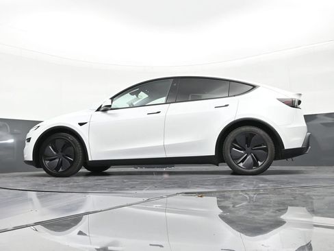 Used 2026 Tesla Model Y Long Range AWD/4WD image 22