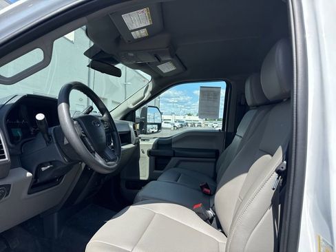 Used 2022 Ford F250 XL w/ Power Equipment Group RWD image 9