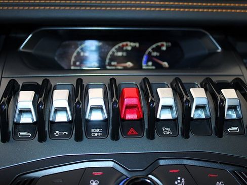 Used 2017 Lamborghini Huracan LP 580-2 image 15