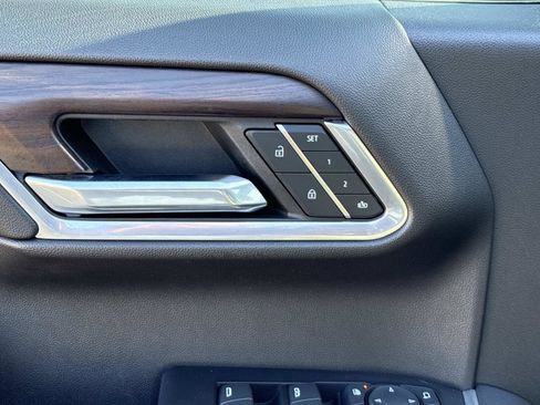 Used 2022 GMC Sierra 1500 SLT w/ SLT Premium Package image 14