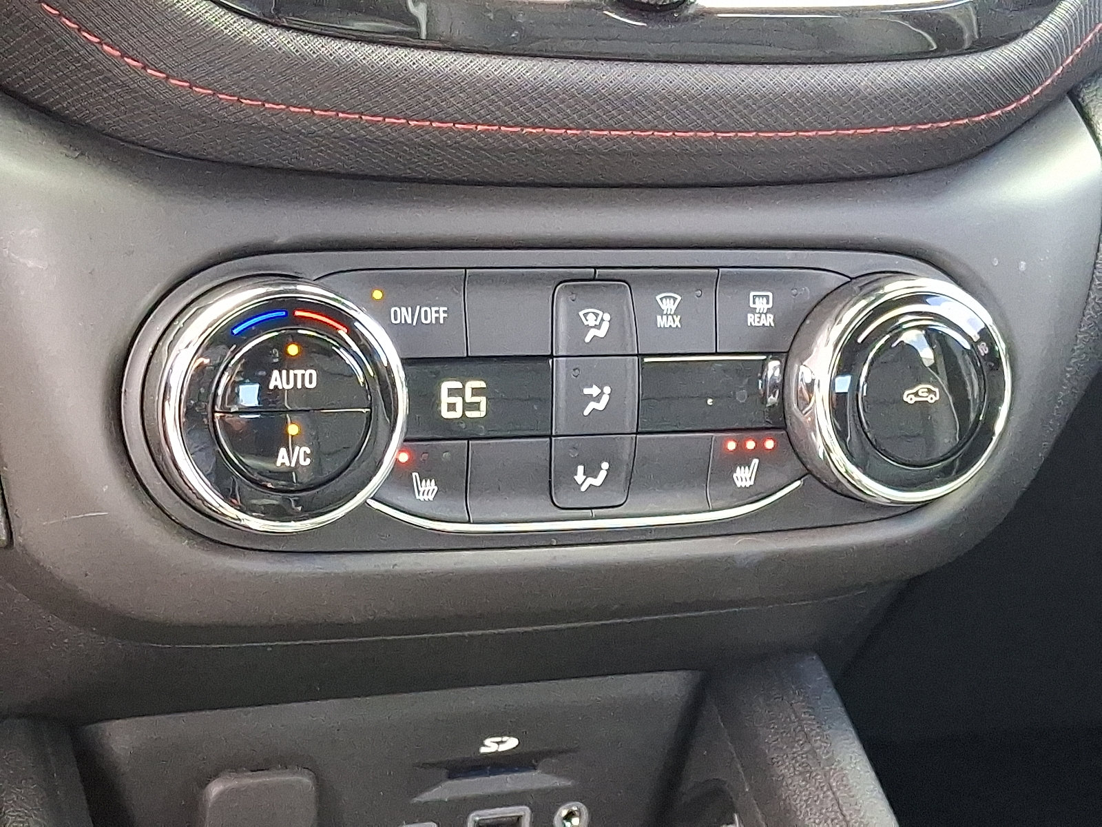Used 2023 Chevrolet TrailBlazer RS w/ Sun and Liftgate Package AWD/4WD image 18