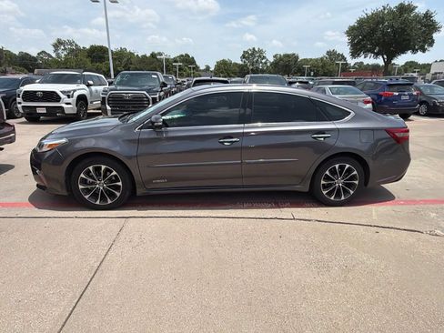 Used 2016 Toyota Avalon XLE Premium FWD image 5