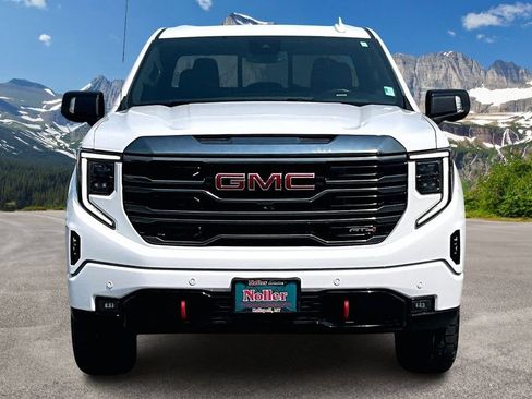 Used 2024 GMC Sierra 1500 AT4 w/ AT4 Preferred Package AWD/4WD image 3