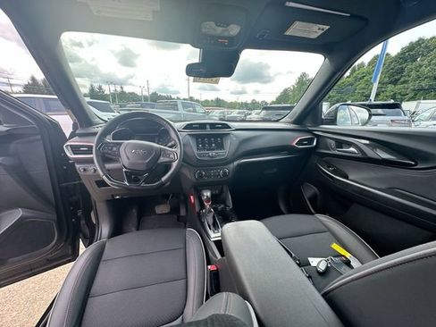 Used 2023 Chevrolet TrailBlazer RS AWD/4WD image 23