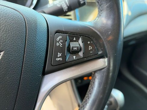 Used 2019 Chevrolet Trax LT w/ LT Convenience Package AWD/4WD image 15