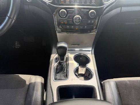 Used 2022 Jeep Grand Cherokee Laredo X RWD image 12