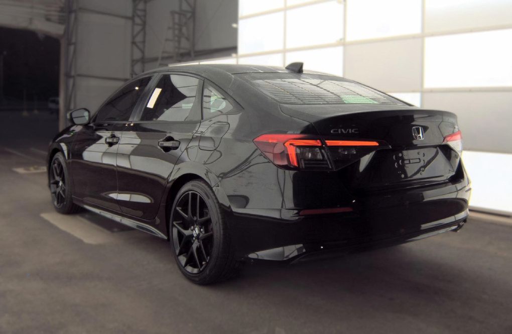 Used 2025 Honda Civic Sport image 3