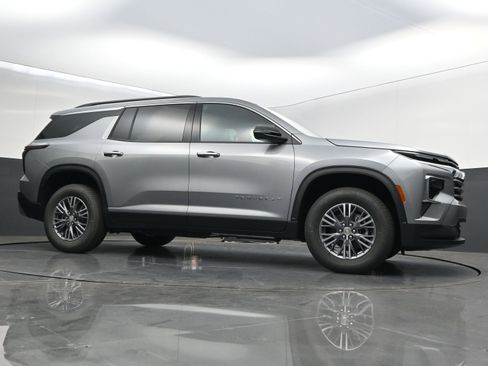 New 2026 Chevrolet Traverse LT FWD image 45