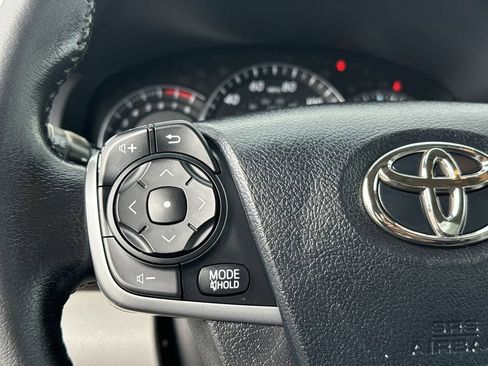 Used 2013 Toyota Camry XLE w/ Leather Pkg image 33