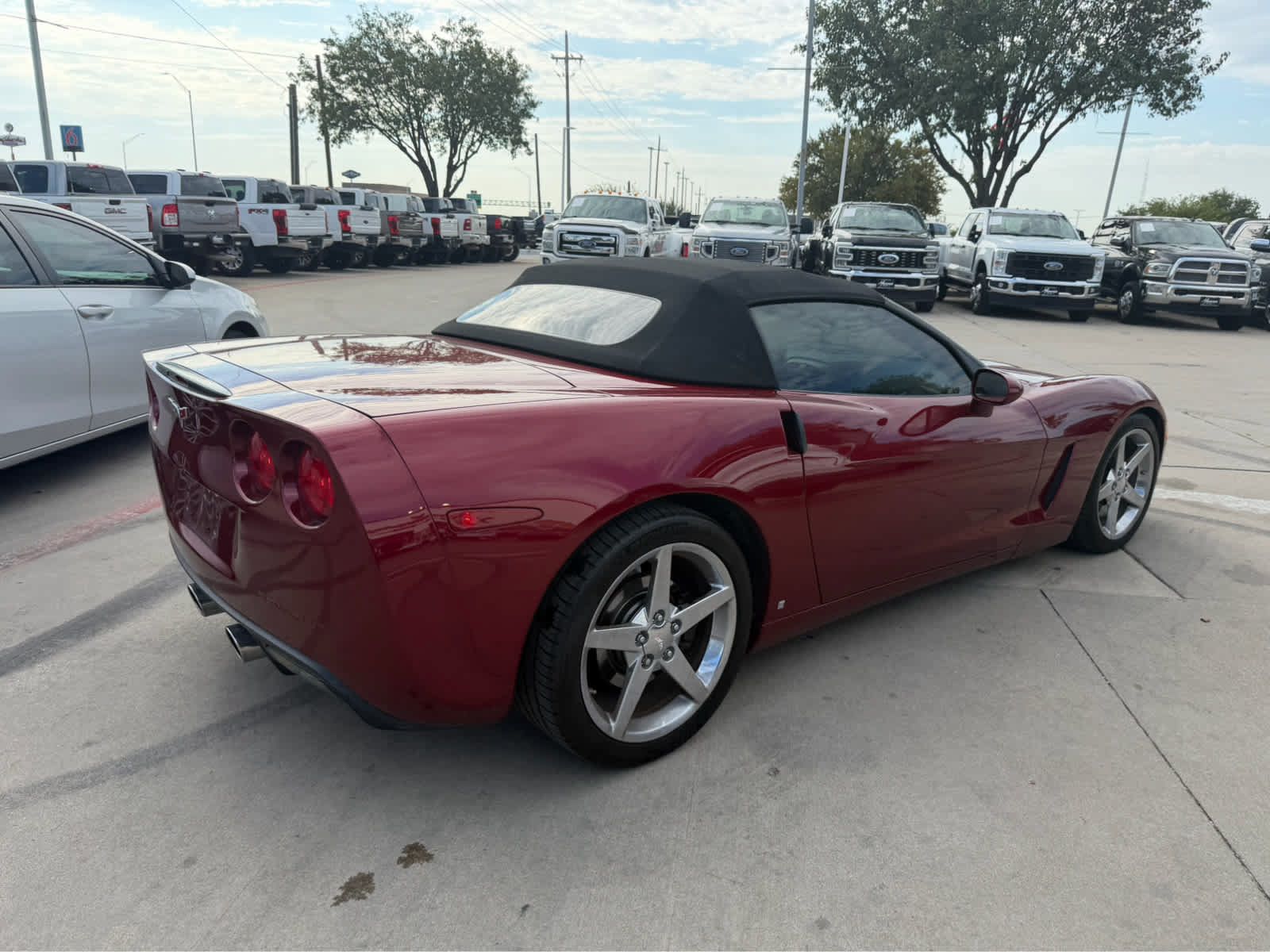 Used 2007 Chevrolet Corvette Convertible RWD image 3