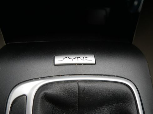 Used 2016 Ford Fusion SE w/ Equipment Group 202A image 30