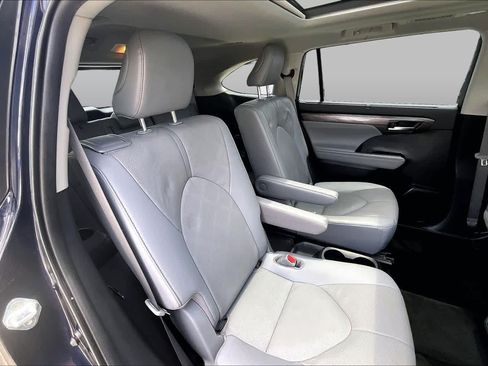 Used 2021 Toyota Highlander Platinum AWD/4WD image 20