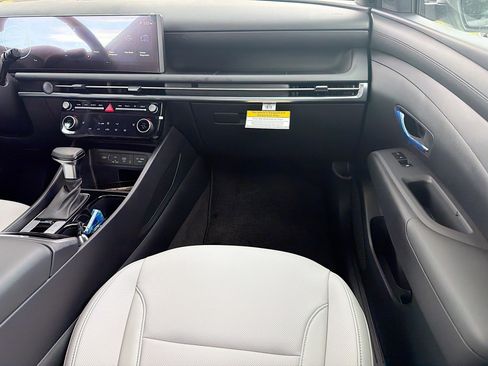 New 2026 Hyundai Santa Cruz SEL FWD image 17