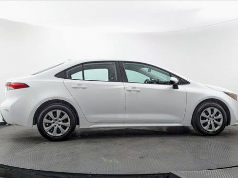 Used 2026 Toyota Corolla LE FWD image 9