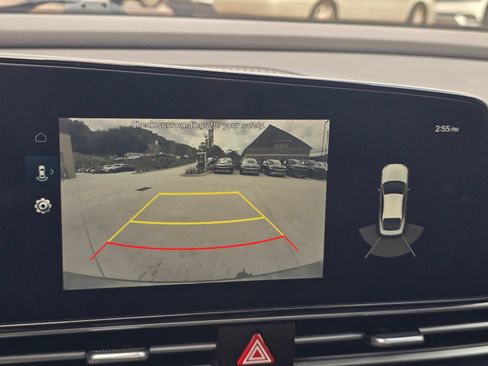 Used 2023 Hyundai Elantra Limited FWD image 18