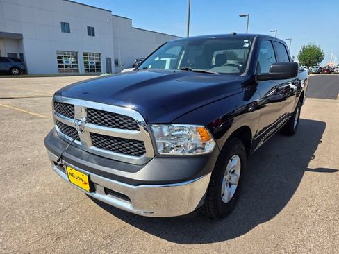 Used 2017 RAM 1500 ST w/ SXT Appearance Group AWD/4WD image 2