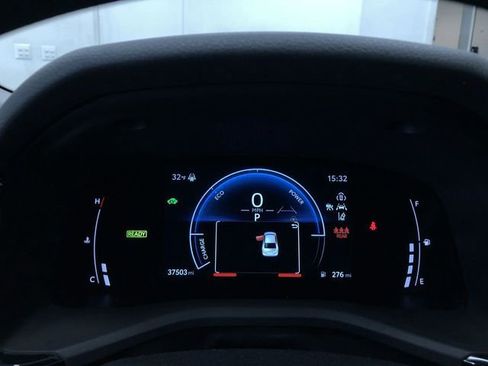 Used 2025 Toyota Camry LE image 30