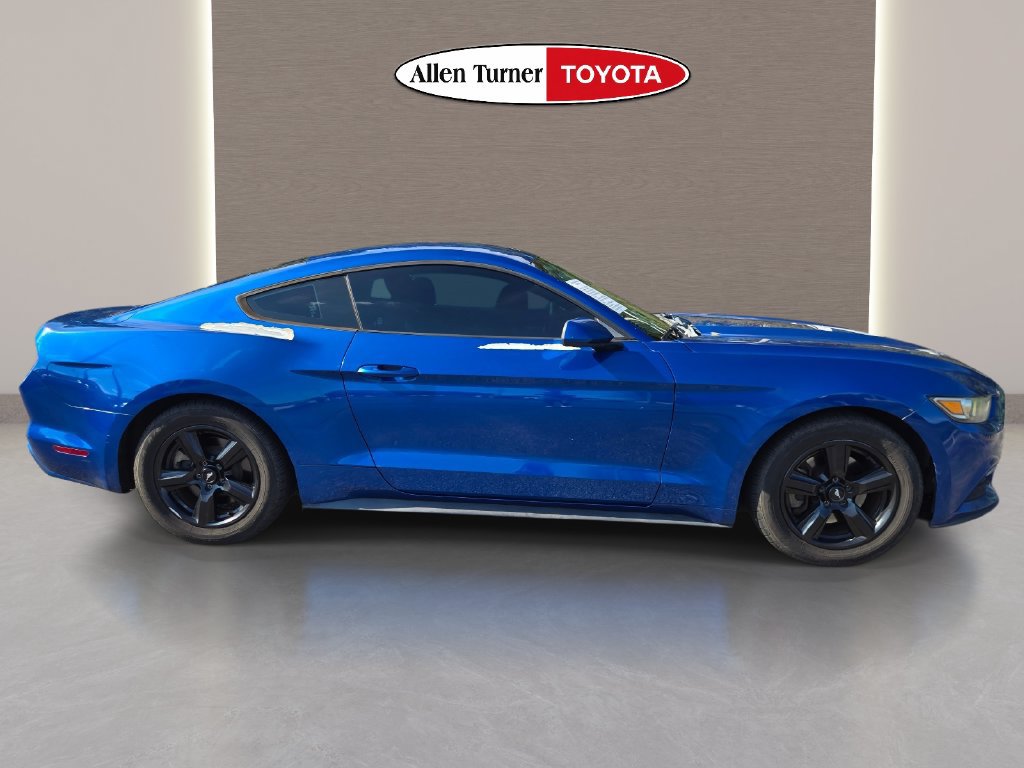Used 2017 Ford Mustang Coupe RWD image 5