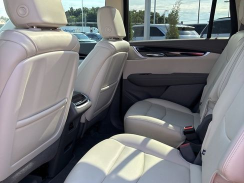 New 2025 Cadillac XT6 Premium Luxury image 18