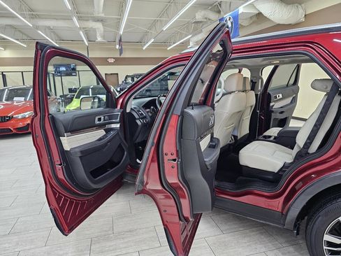 Used 2016 Ford Explorer Platinum image 18