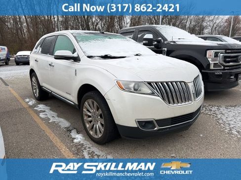 Used 2013 Lincoln MKX Base image 1