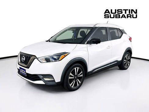 Used 2019 Nissan Kicks SR FWD image 3
