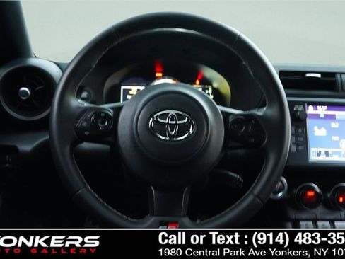 Used 2023 Toyota GR86 Premium image 48