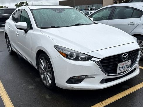 Used 2017 MAZDA MAZDA3 Grand Touring image 2