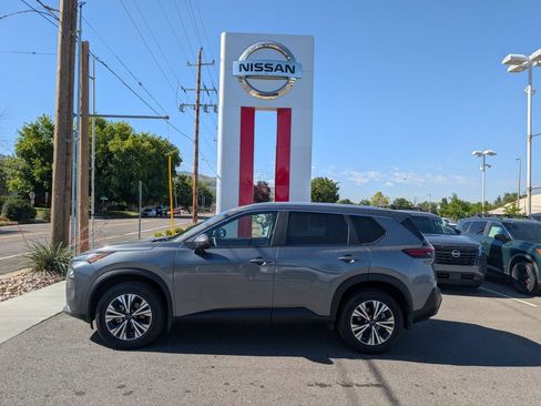 Used 2023 Nissan Rogue SV w/ SV Premium Package AWD/4WD image 3