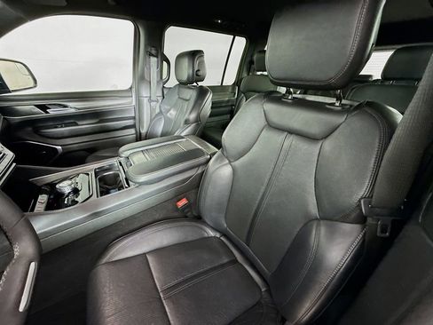 Used 2024 Jeep Wagoneer Series II AWD/4WD image 24