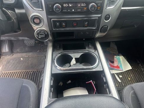 Used 2021 Nissan Titan SV w/ SV Convenience Package AWD/4WD image 21