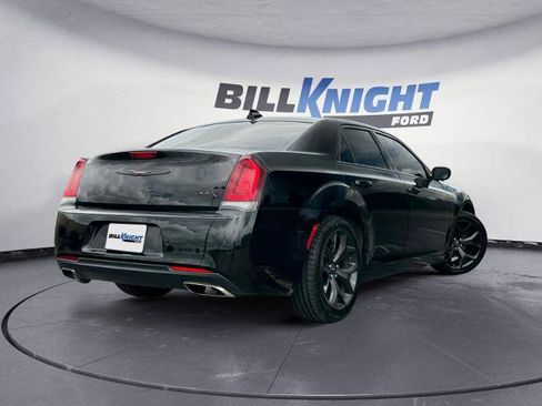 Used 2022 Chrysler 300 S w/ Comfort Group RWD image 5