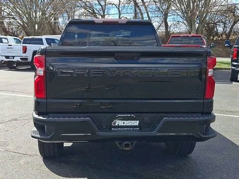 Certified 2022 Chevrolet Silverado 1500 Custom Trail Boss w/ LPO, Dark Essentials Package image 7