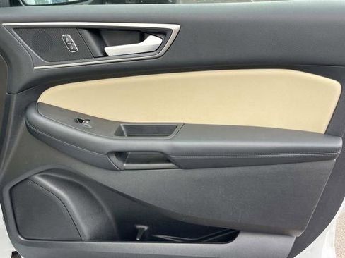 Used 2020 Ford Edge SEL image 34